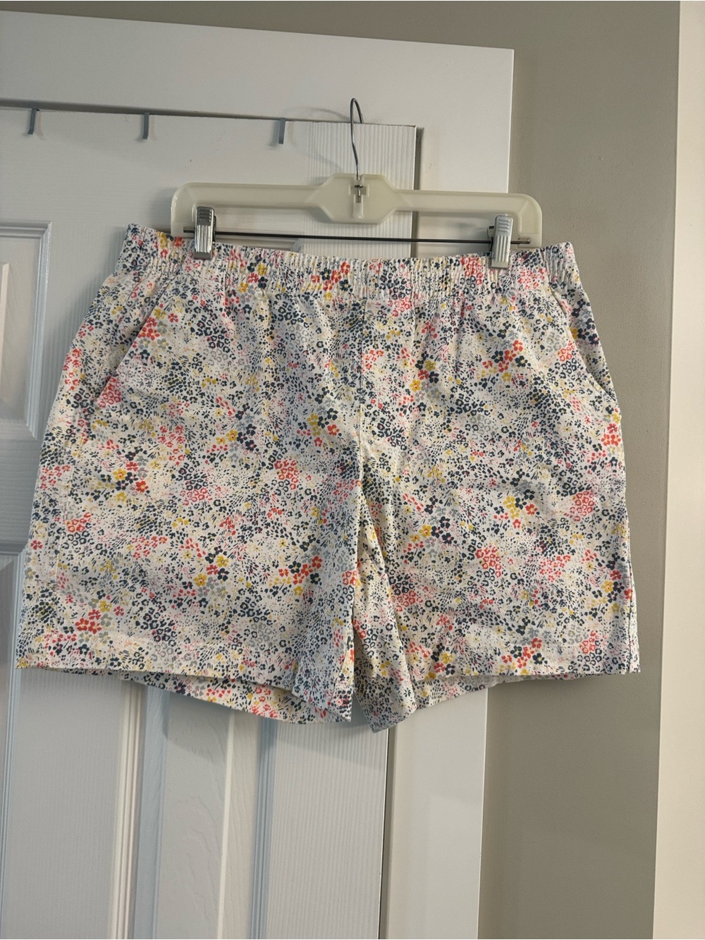 Lands' End Women's Floral Pull-On Shorts — White with Navy, Pink & Yellow